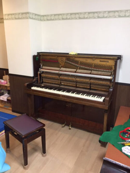 保育園のピアノ